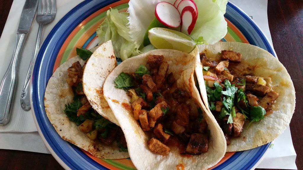 Nopales Taqueria Mexicaine | 8517 Rue Hochelaga, Montréal, QC H1L 2M1, Canada | Phone: (514) 493-0080
