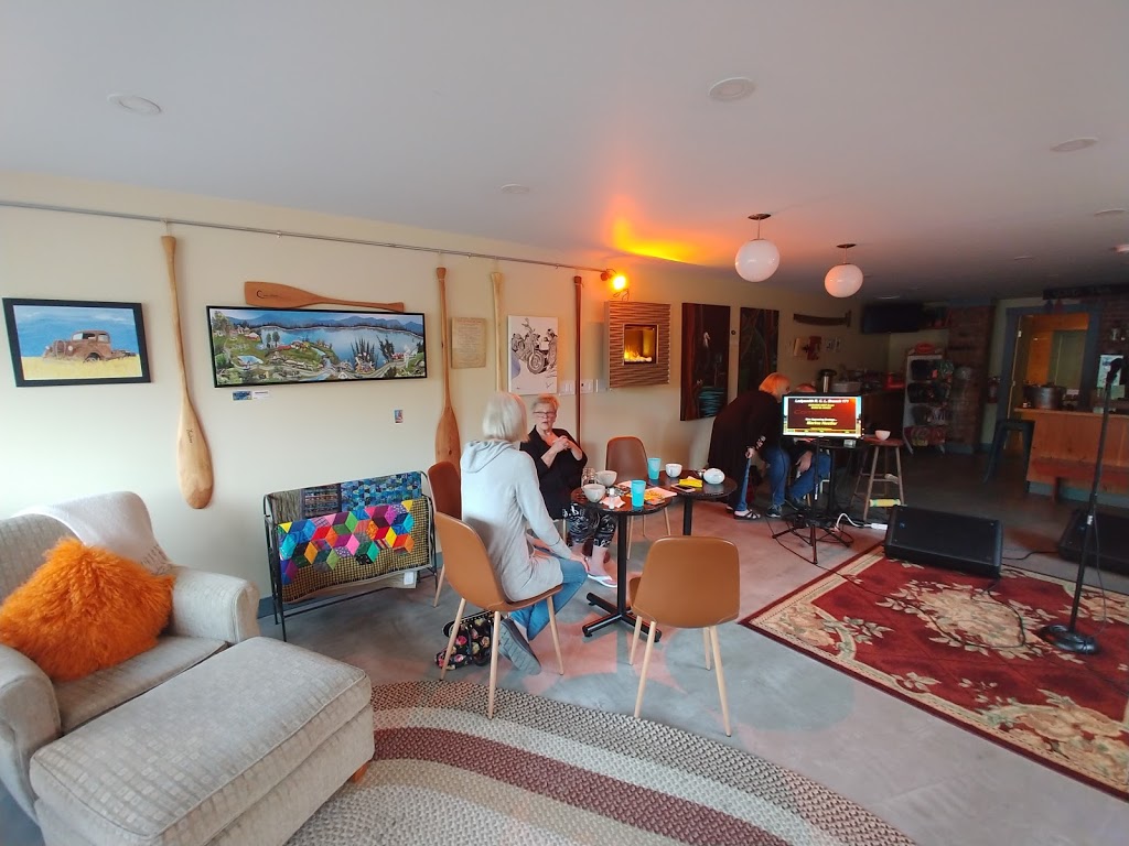Eds Coffeehouse | 67 S Shore Rd, Lake Cowichan, BC V0R 2G0, Canada | Phone: (250) 507-7110