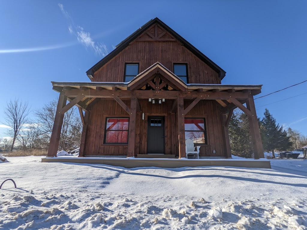 Black Timbers Getaway | 12595 511, Calabogie, ON K0J 1H0, Canada | Phone: (613) 301-5851