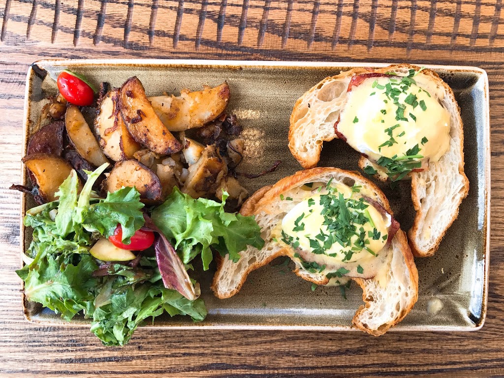 The Goodman Pub and Kitchen | 207 Queens Quay W, Toronto, ON M5J 1A7, Canada | Phone: (647) 341-2337
