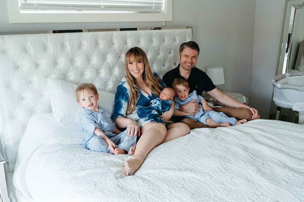 Liz Andrews Photography | 132 Crystal Shores Manor, Okotoks, AB T1S 2H6, Canada | Phone: (587) 966-5800