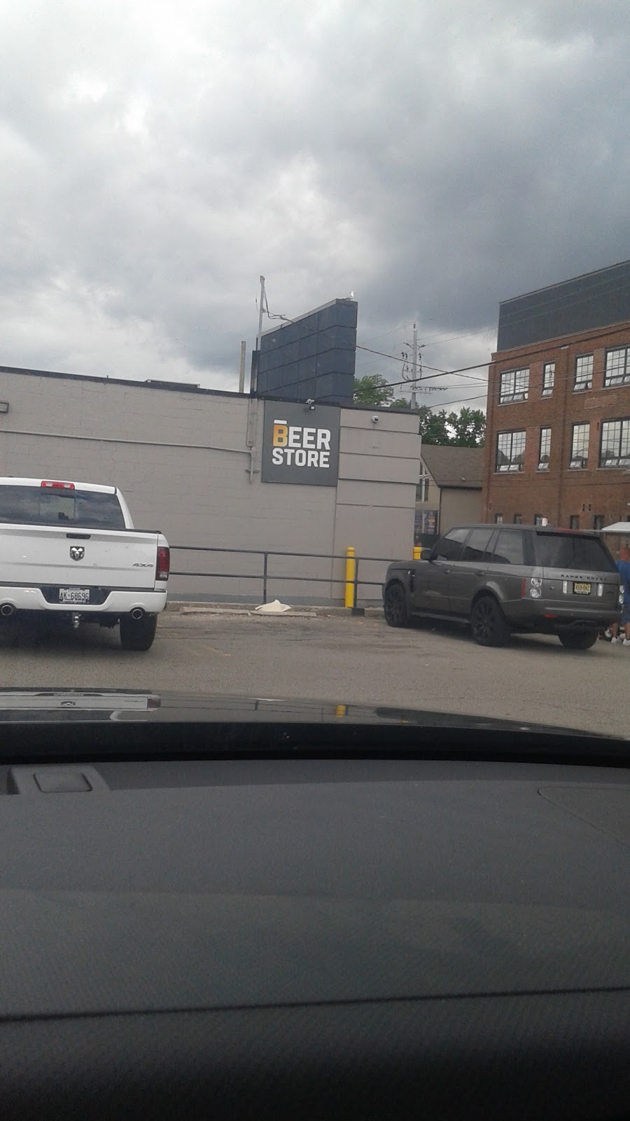 The Beer Store | 229 Dundurn St S, Hamilton, ON L8P 4K8, Canada | Phone: (905) 522-6577