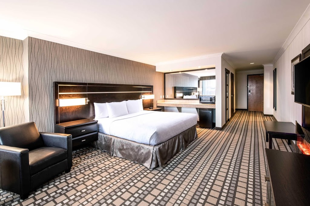 Clarion Hotel & Suites | 1445 Portage Ave, Winnipeg, MB R3G 3P4, Canada | Phone: (204) 774-5110