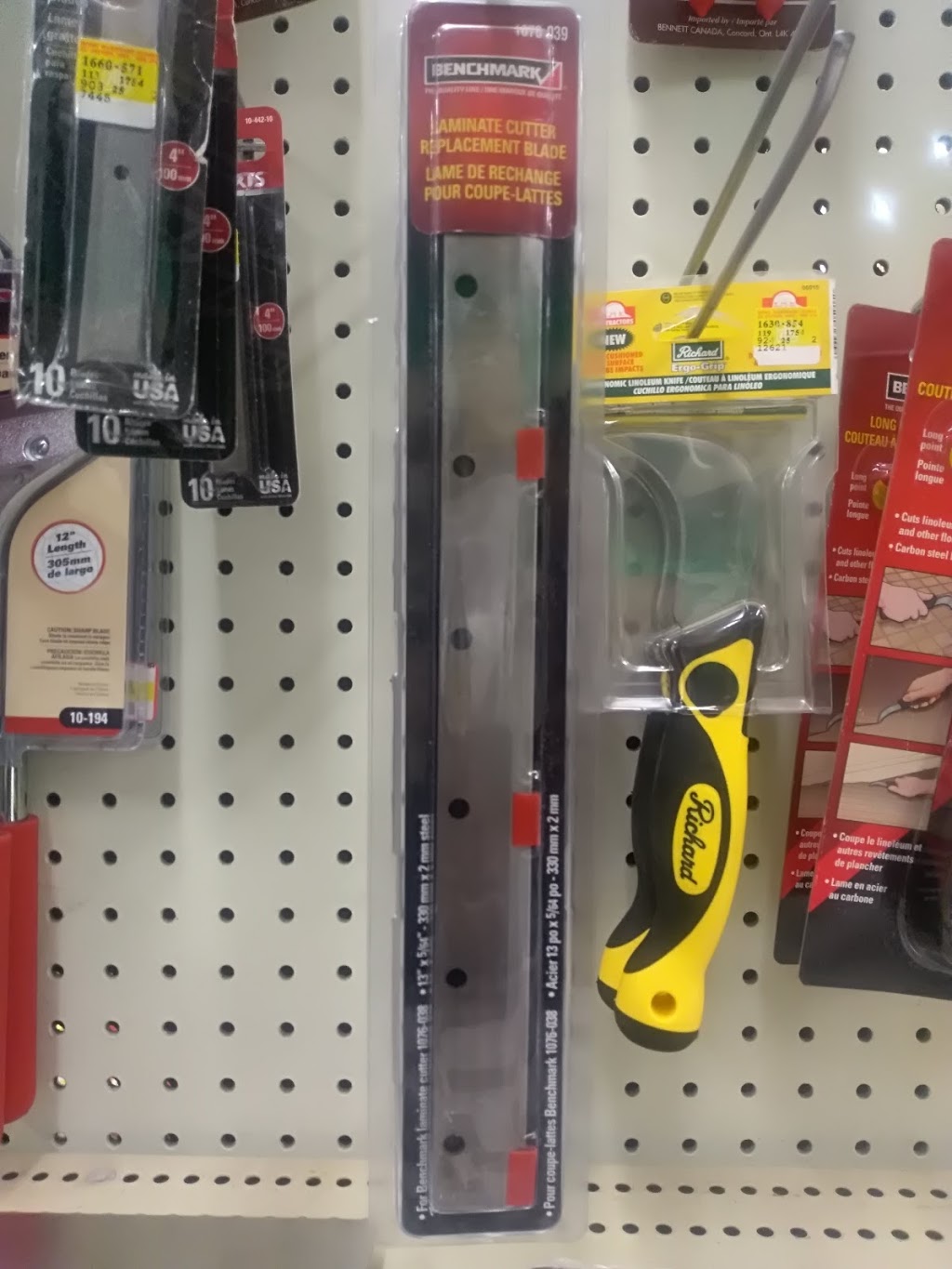 ToolTown Canada | 915 Memorial Ave, Thunder Bay, ON P7B 4A1, Canada | Phone: (807) 345-1285