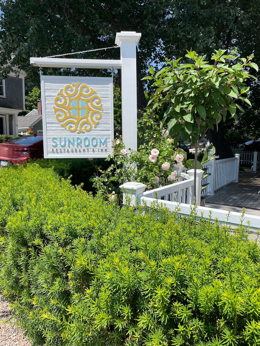Sunroom Restaurant & Inn | 28 Pleasant St, Chester, NS B0J 1J0, Canada | Phone: (902) 273-2384