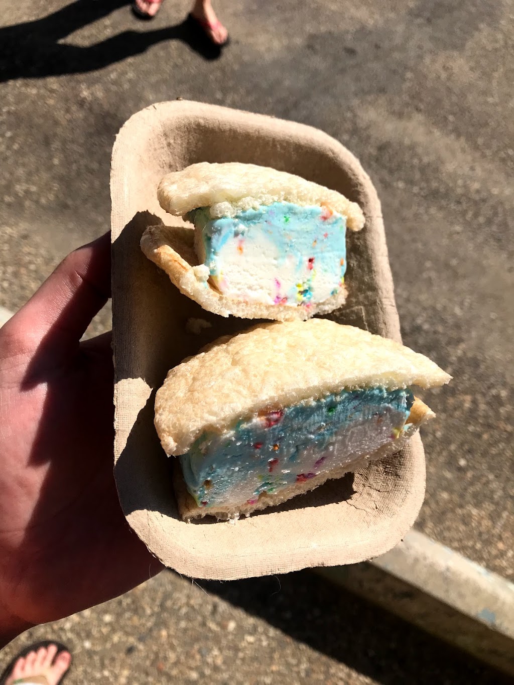 Honey Bee Ice Cream | 5 Fir St, Red Deer, AB T4N 4Y1, Canada | Phone: (403) 986-3001