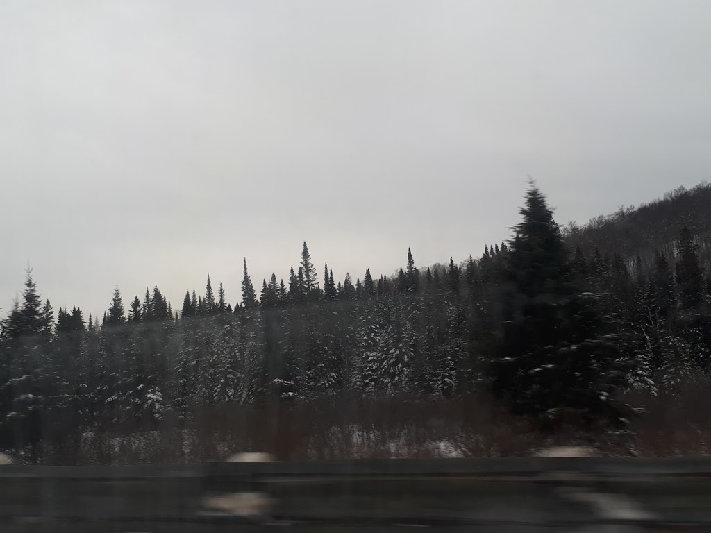 Coin 1 | 5307-5325 Boulevard Labelle, Val-Morin, QC J0T 2R0, Canada