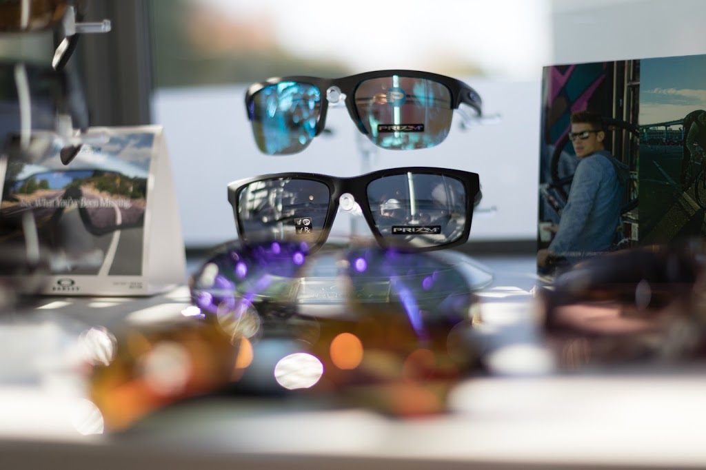Robertson Optical & Optometry | 5405 Ladner Trunk Rd #102, Delta, BC V4K 1W6, Canada | Phone: (604) 946-7911