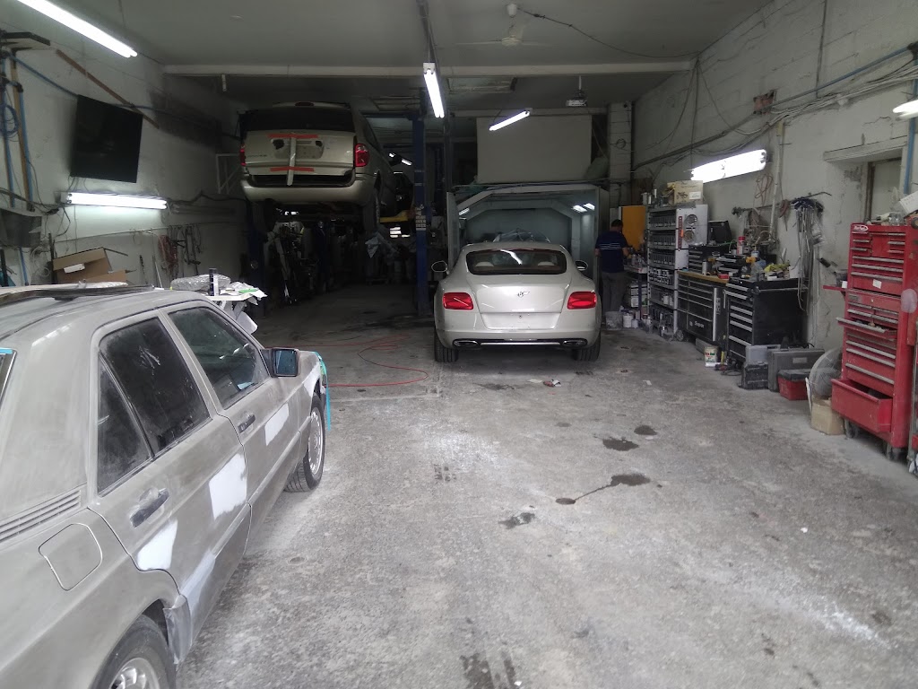 A Plus Auto Carrosserie inc. | 360 Rue Victoria, Lachine, QC H8S 1Y4, Canada | Phone: (514) 483-0202