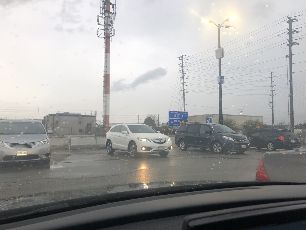 Cell Phone Waiting Area | 7 Network Rd, Mississauga, ON L4V 1B3, Canada | Phone: (416) 247-7678
