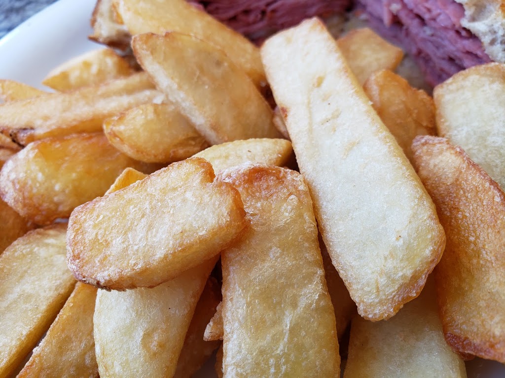 Family Circle Restaurant | 147 Wellington St, London, ON N6B 2K7, Canada | Phone: (519) 434-0441