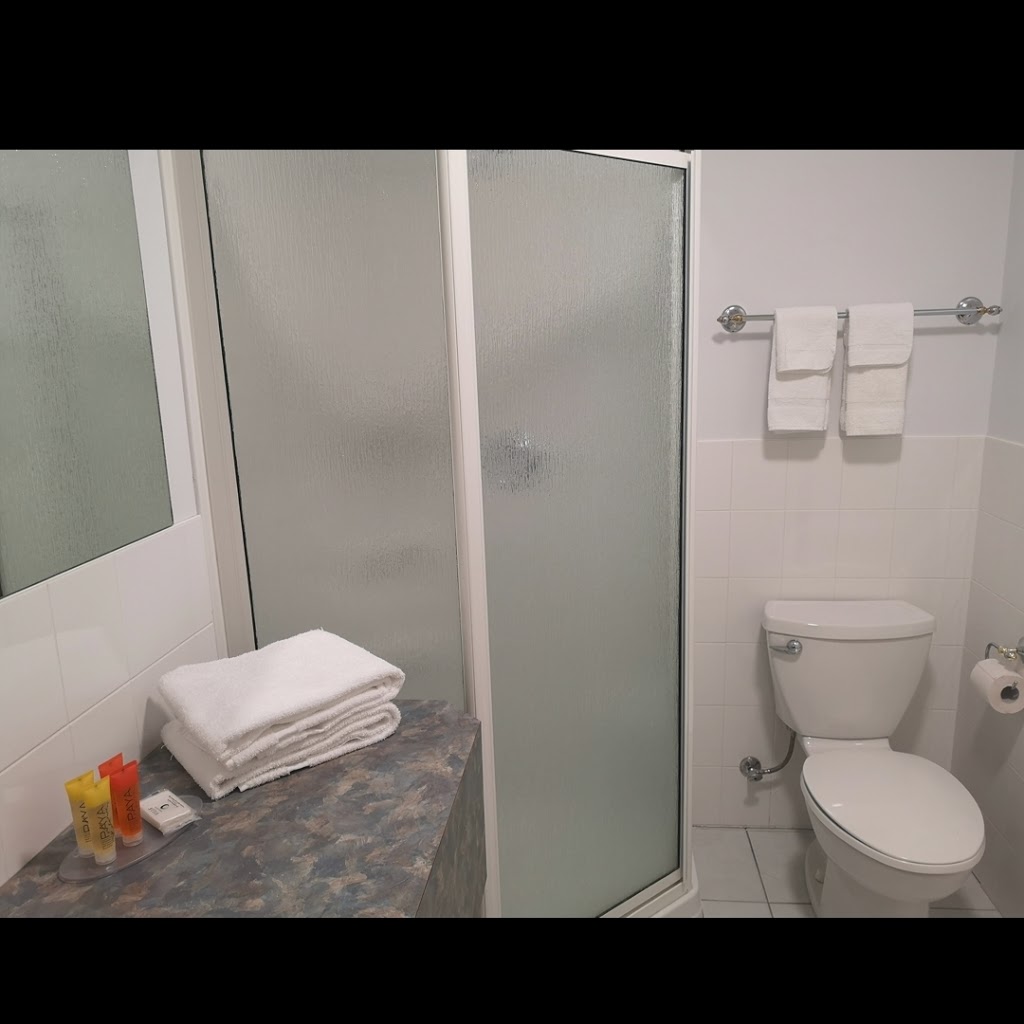 EconoHotel | 208 Route du Président-Kennedy, Lévis, QC G6V 9J6, Canada | Phone: (418) 837-8841