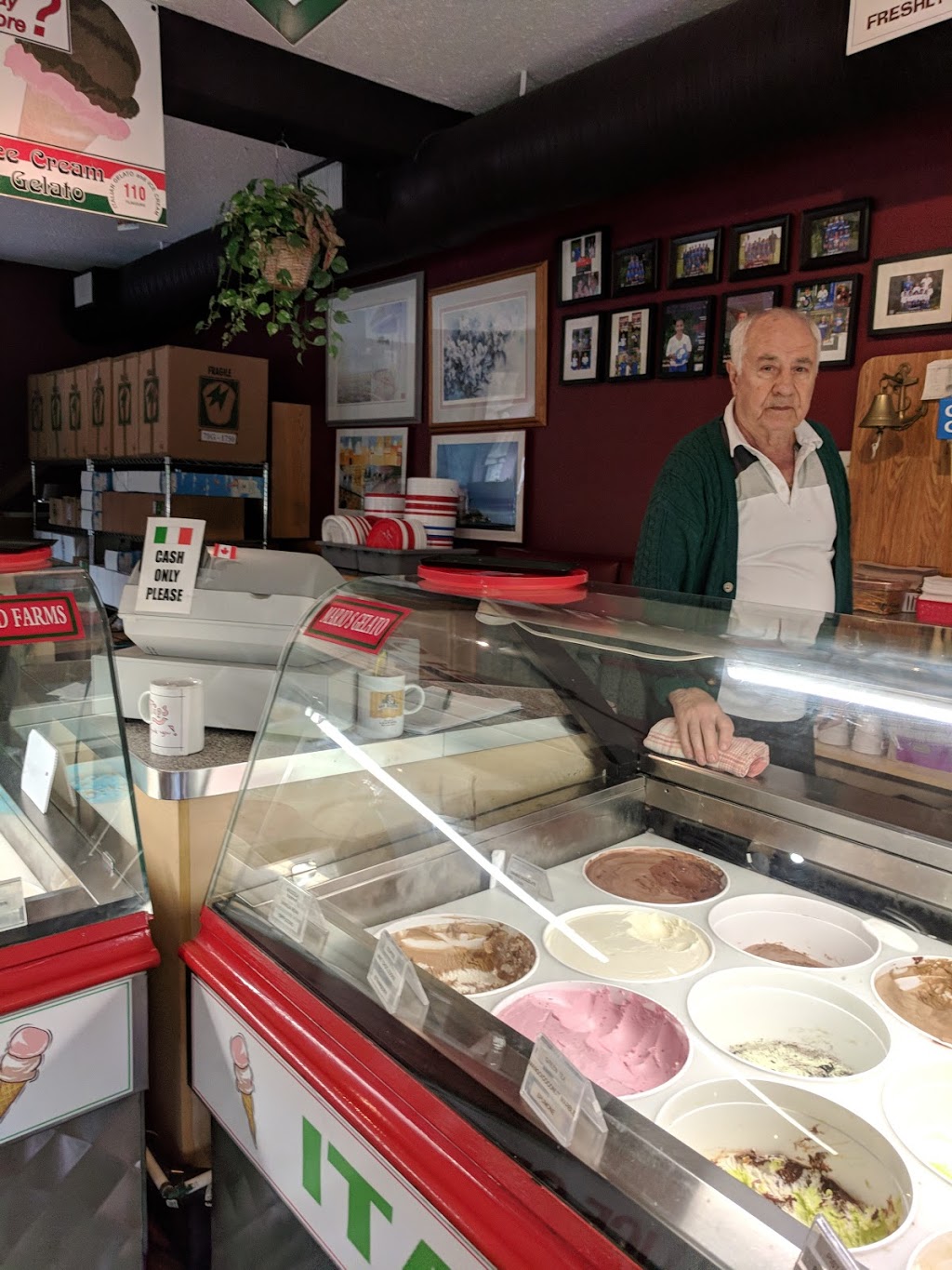 Martinos Cappuccino & Coffee Bar | 12211 Beecher St, Surrey, BC V4A 3G2, Canada | Phone: (604) 538-7793