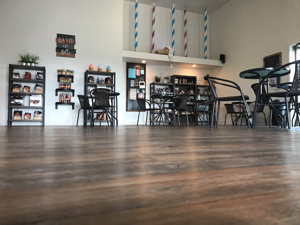 Maître Glacier Saint-Cécile-de-Milton | 124 Rte 137 Nord, Sainte-Cécile-de-Milton, QC J0H 2C0, Canada | Phone: (450) 991-1470