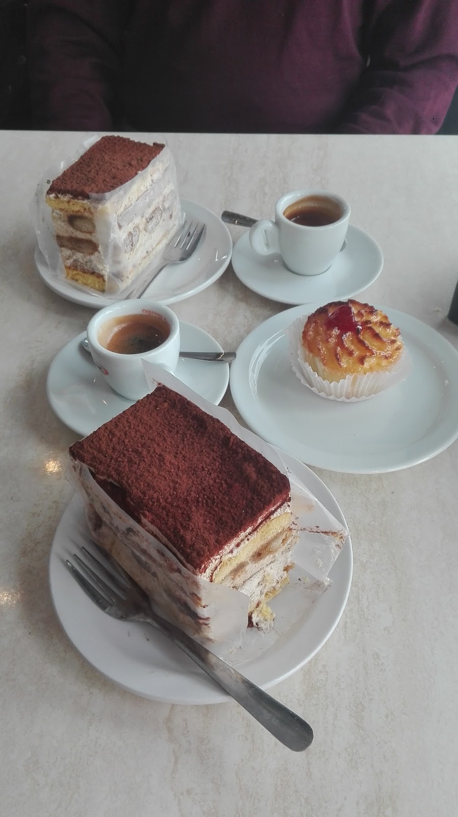 Paris Bakery | 654 Lansdowne Ave, Toronto, ON M6H 3Z5, Canada | Phone: (416) 532-9203