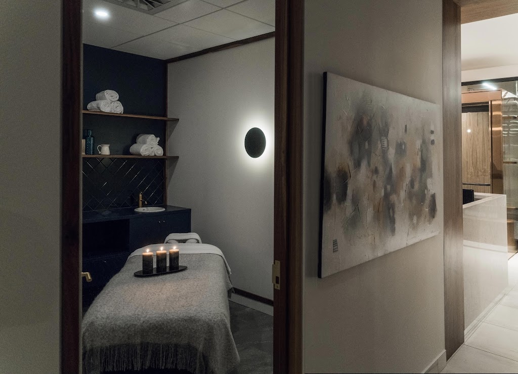 Moment Spa Fairmont Le Reine Elizabeth | 900 Boulevard René-Lévesque O, Montréal, QC H3B 4A5, Canada | Phone: (438) 387-4445