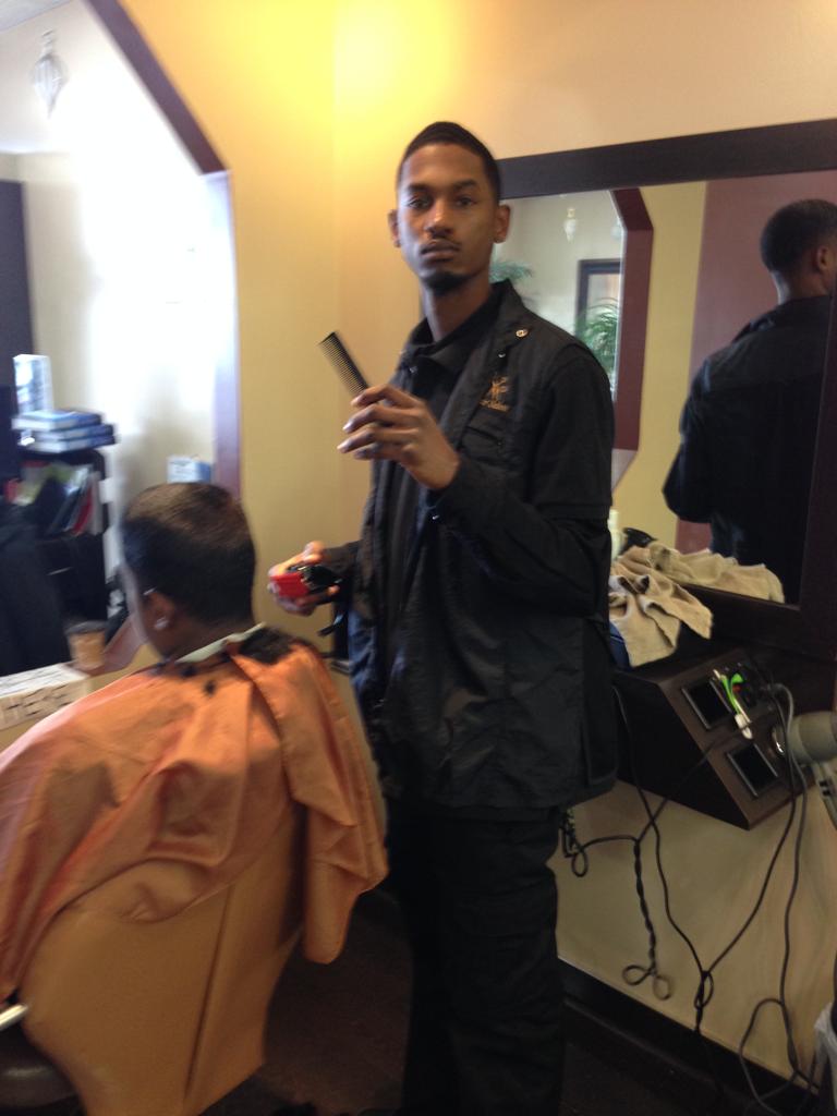 Ms hair salon barber and beauty supply | 111-1224 place d, Orléans, ON K1C 7K3, Canada | Phone: (613) 841-7613