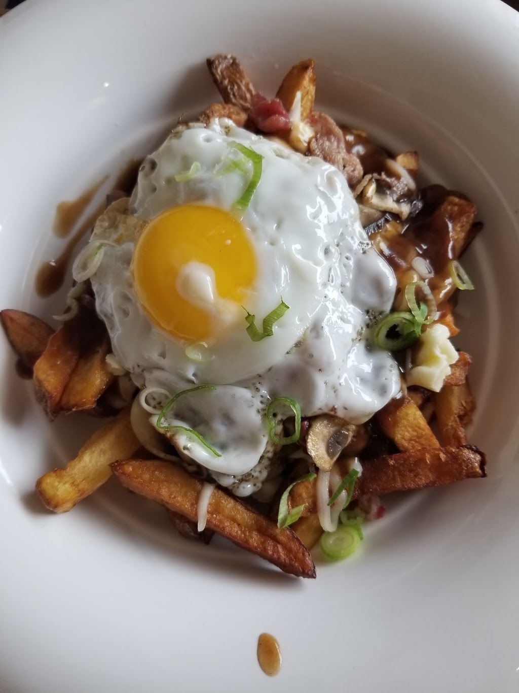 Colala Poutine & Bar | B-1565 Durham Regional Rd 15, Beaverton, ON L0K 1A0, Canada | Phone: (705) 426-5888