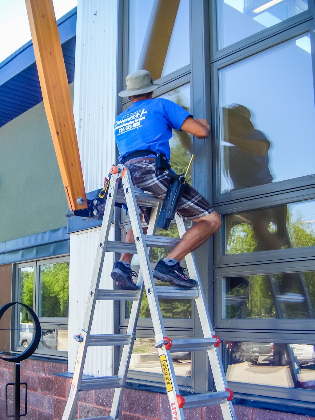 Denvers Window Cleaning Services | Deerfield Trail, Steinbach, MB R5G 1L2, Canada | Phone: (204) 320-1935