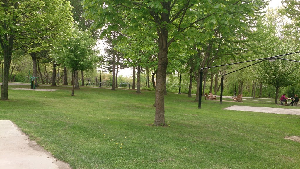 Parc des Champs Élysées | 44 Avenue des Champs Élysées, Notre-Dame-des-Prairies, QC J6E 7J9, Canada | Phone: (450) 271-5271