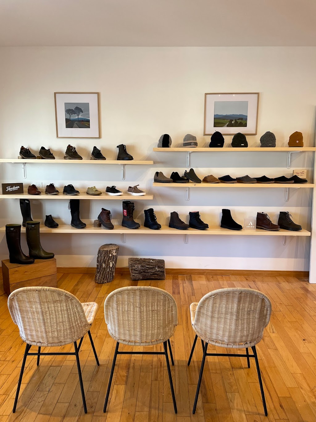 Boutique Escapade | 12 Principale Sud, Sutton, QC J0E 2K0, Canada | Phone: (579) 534-8555