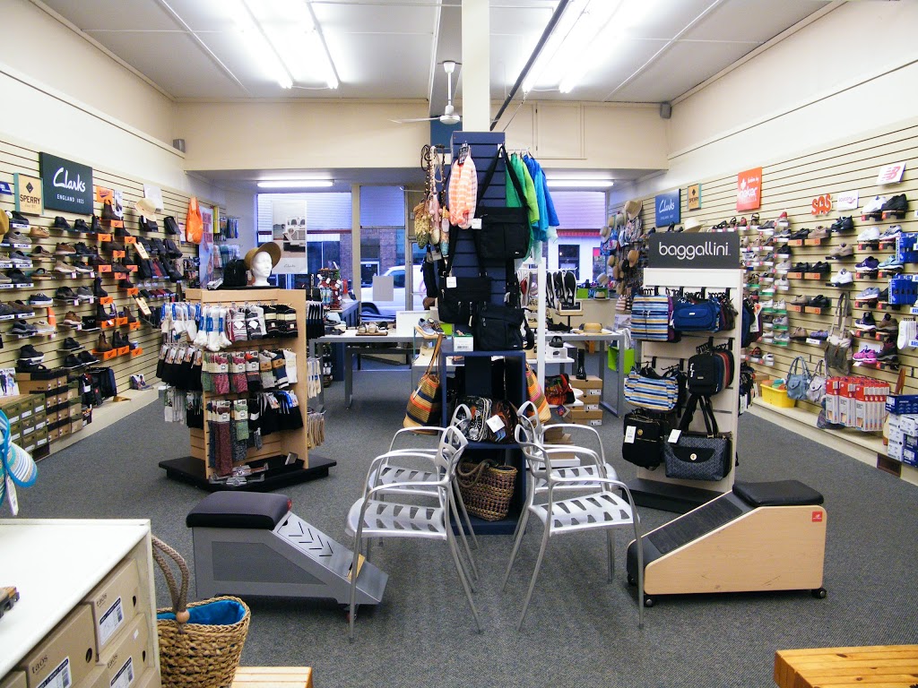 Becker Shoes Gananoque | 180 King St E, Gananoque, ON K7G 1G3, Canada | Phone: (613) 382-2633