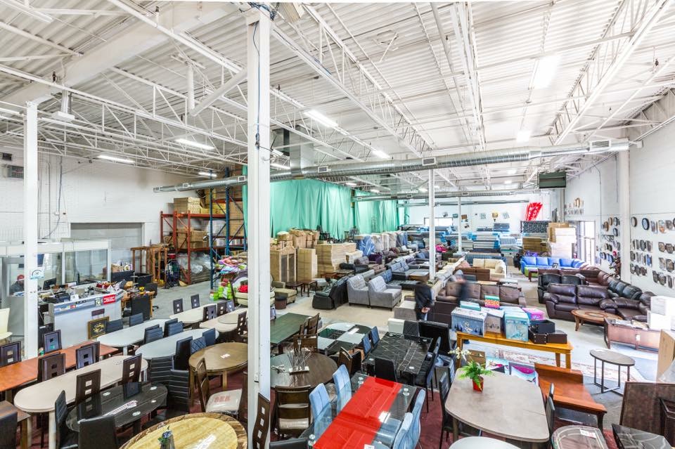 Creekbank Liquidation Centre | 5135 Creekbank Rd, Mississauga, ON L4W 1R3, Canada | Phone: (905) 614-1121