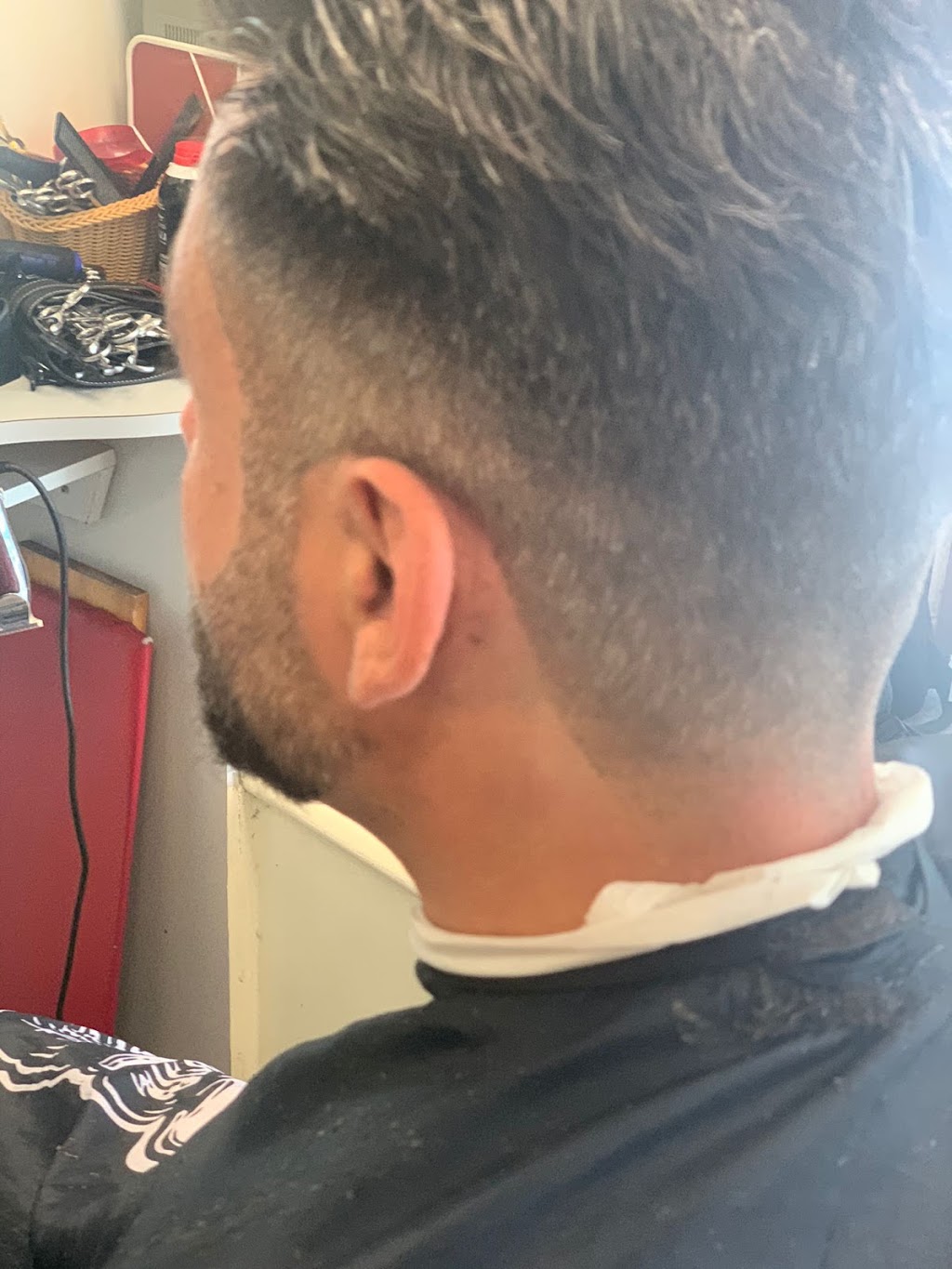 Ernestos Barber Shop | 887 Bank St, Ottawa, ON K1S 3W4, Canada | Phone: (613) 238-5038