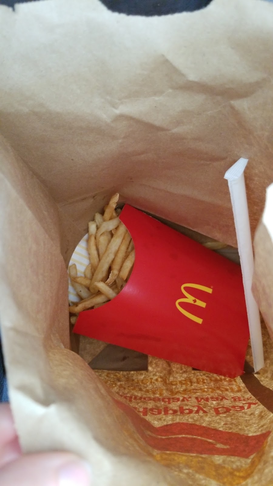 McDonalds | 2715 Avenue des Aristocrates, Laval, QC H7E 0H3, Canada | Phone: (450) 664-7662