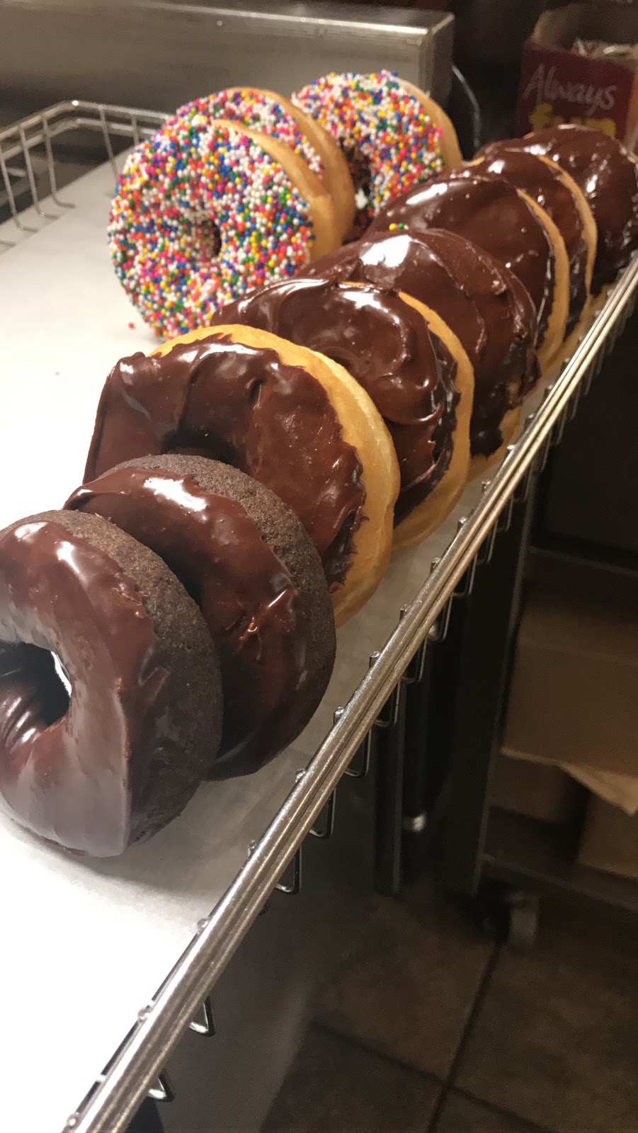 Tim Hortons | 353 Duckworth St, Barrie, ON L4M 5C2, Canada | Phone: (705) 737-5959