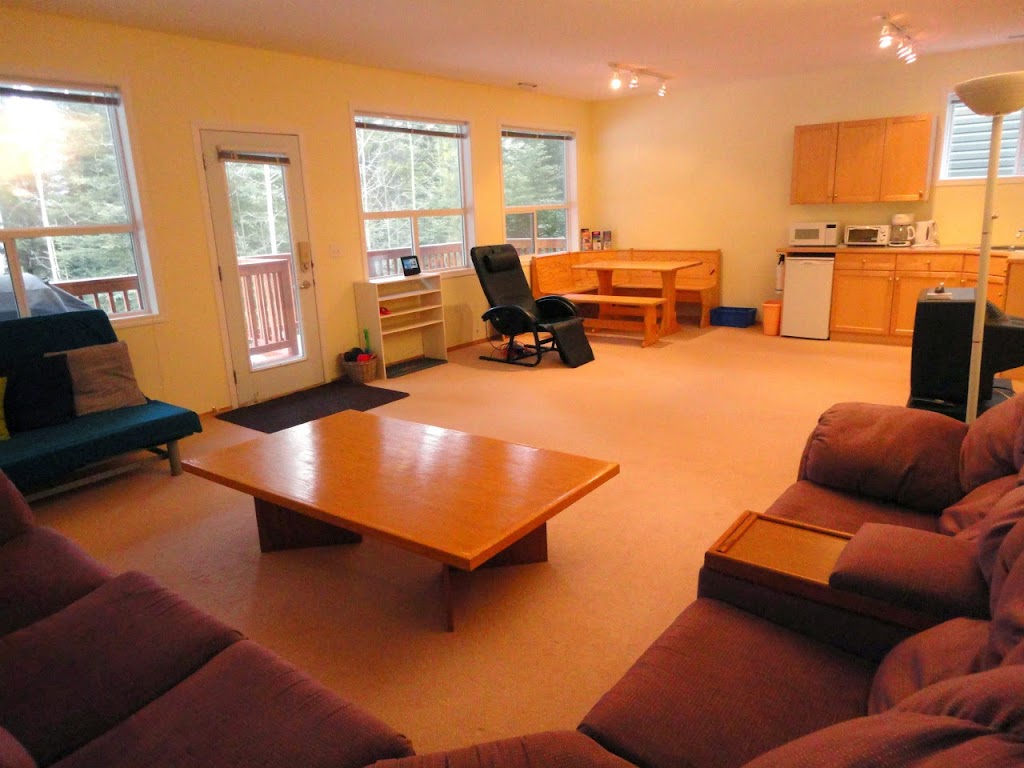 カナディアンロッキーの宿 「グラッシーハイツ」(日本語OK) | 956 Lawrence Grassi Ridge, Canmore, AB T1W 2Z6, Canada | Phone: (403) 609-2936