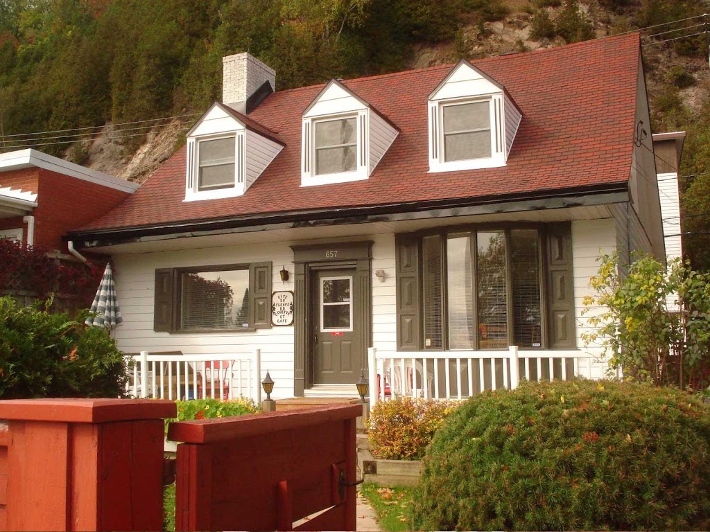 The Gite du Fleuve | 657 Rue Champlain, Québec, QC G1K 8B8, Canada | Phone: (418) 522-6283