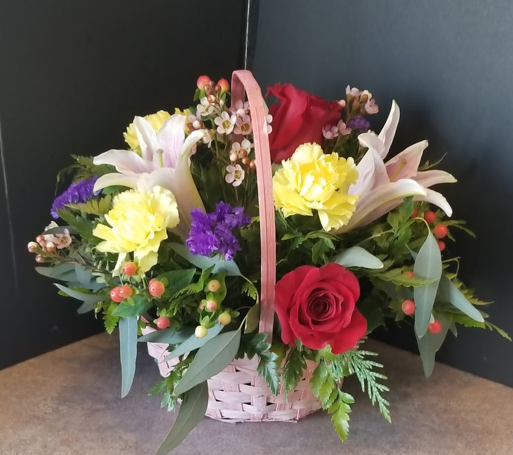 Regina Florist | 2593 Quance St, Regina, SK S4V 2Y8, Canada | Phone: (306) 757-7673