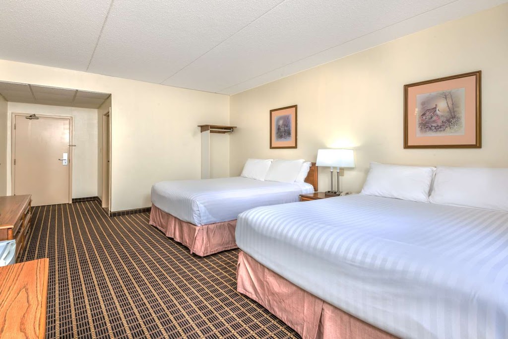 Howard Johnson by Wyndham Tillsonburg | 92 Simcoe St, Tillsonburg, ON N4G 2J1, Canada | Phone: (226) 641-6815