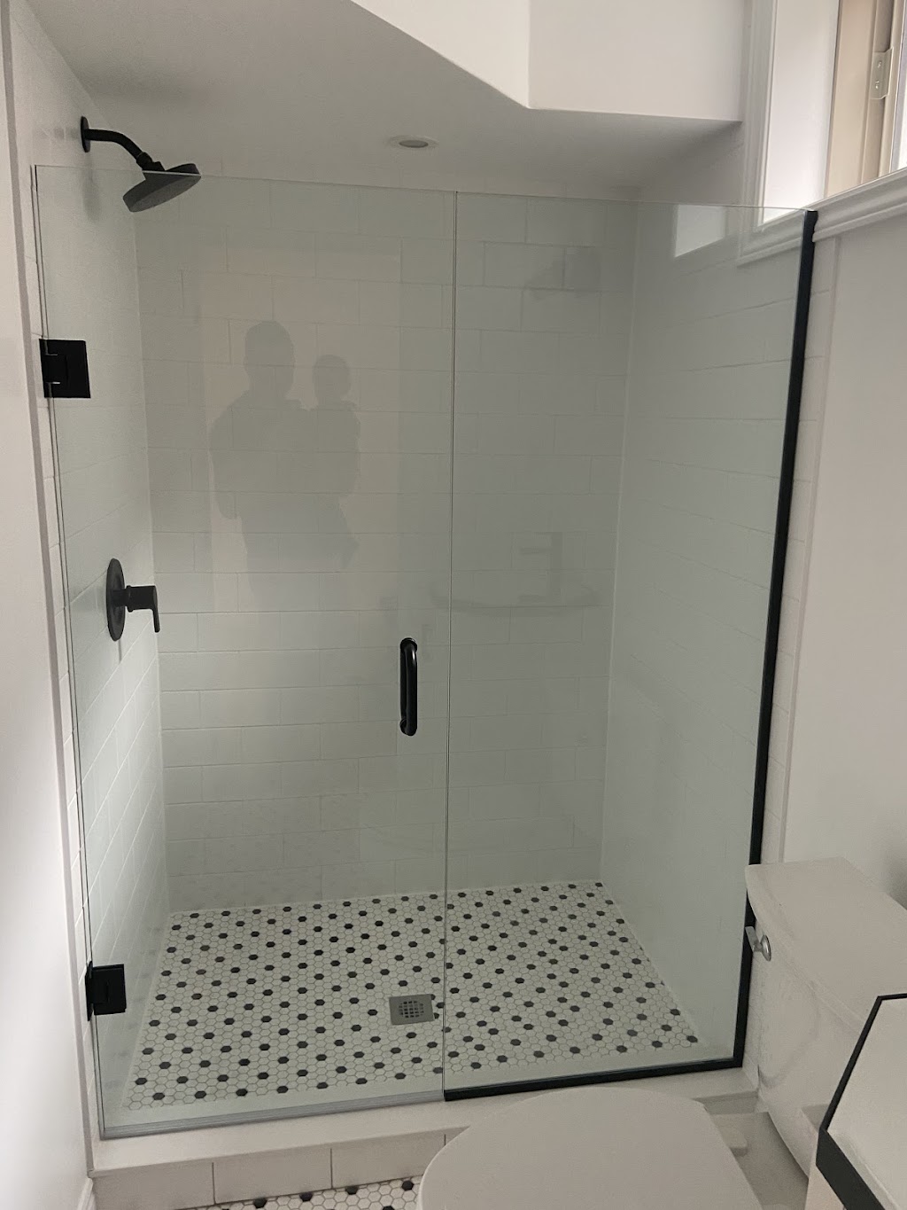 Franks Glass & Mirror | 2751 Barton St E, Hamilton, ON L8E 2J8, Canada | Phone: (905) 560-3113