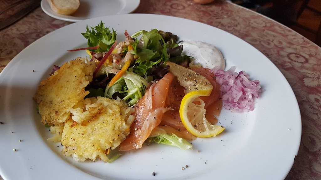 The Inn at Lake on the Mountain | 286 County Rd 7, Prince Edward, ON K0K 2T0, Canada | Phone: (613) 476-1321