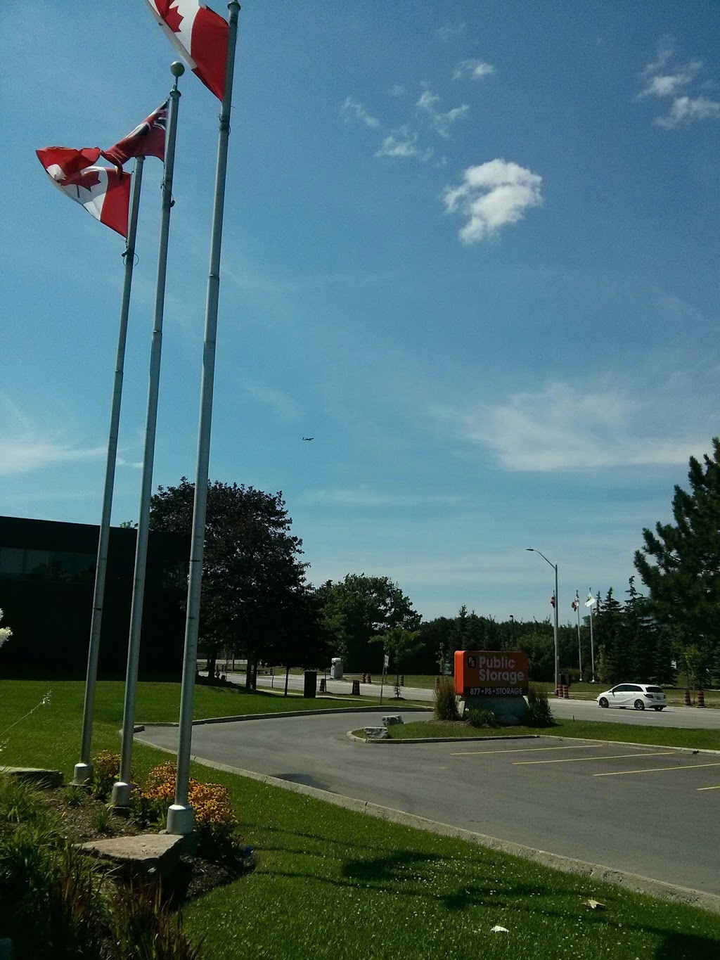 Public Storage | 1740 Argentia Rd, Mississauga, ON L5N 3K3, Canada | Phone: (289) 497-9237