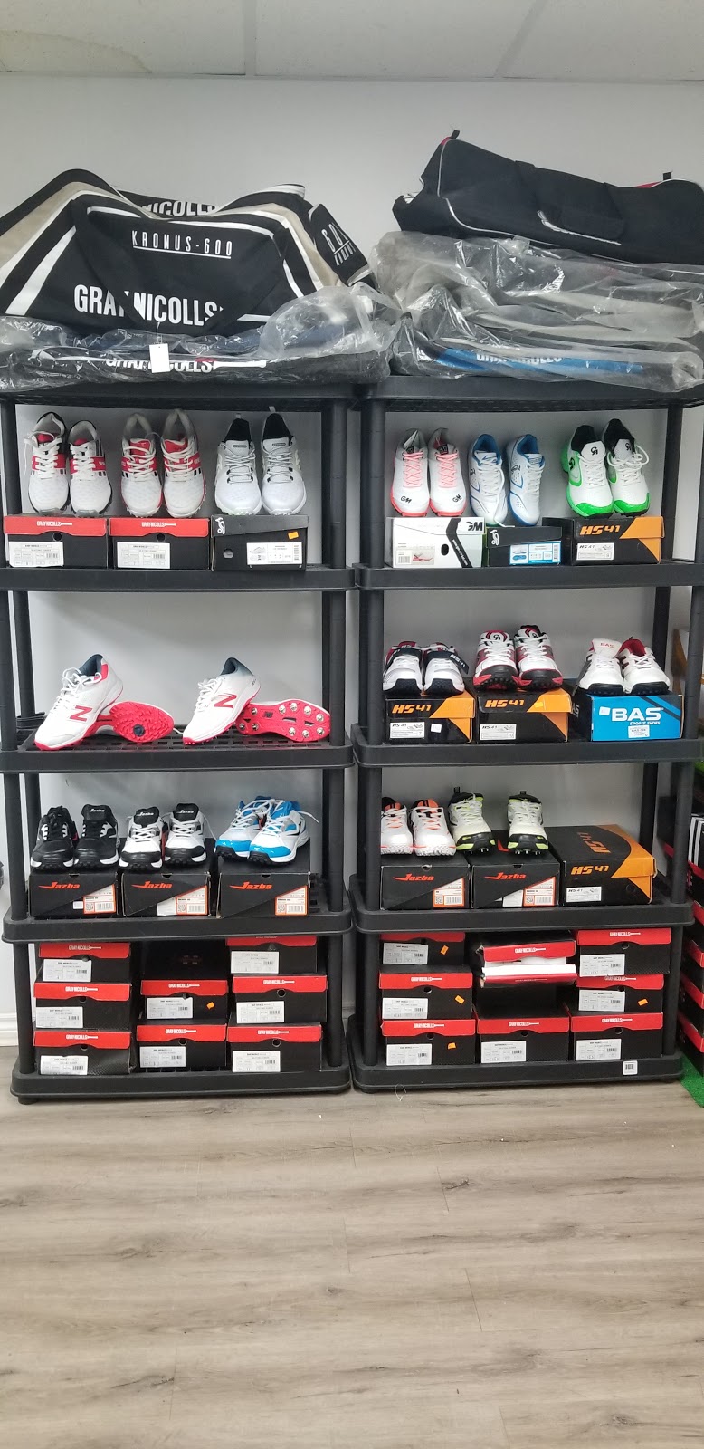 Brampton Sports Centre | 98 Rutherford Rd S Unit 2, Brampton, ON L6W 3J5, Canada | Phone: (905) 457-7177