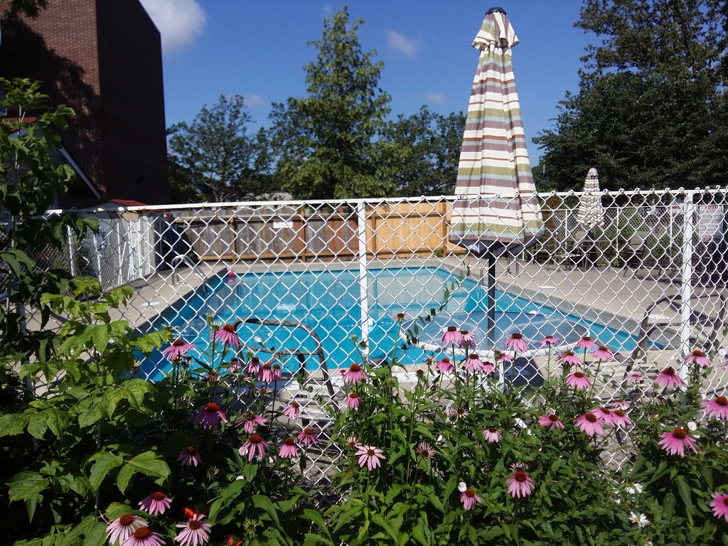 Sherwood Motel | 797 Colborne St, Brantford, ON N3S 3S3, Canada | Phone: (519) 756-5261