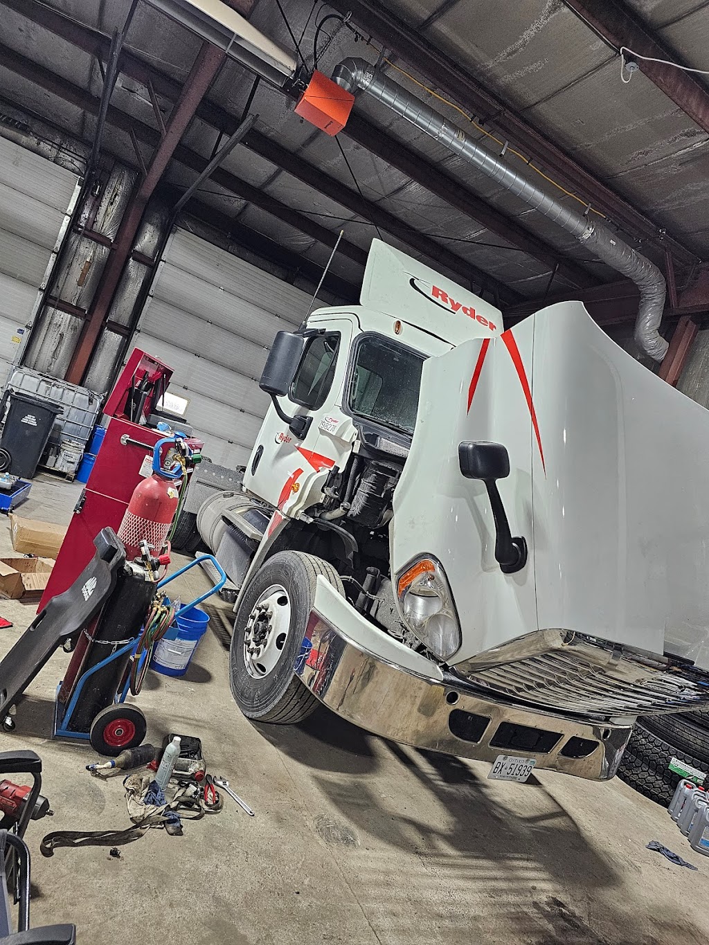 Blueking Truck and Trailer Repairs Inc. | 6818 Colonel Talbot Rd, London, ON N6L 1J2, Canada | Phone: (519) 933-5519