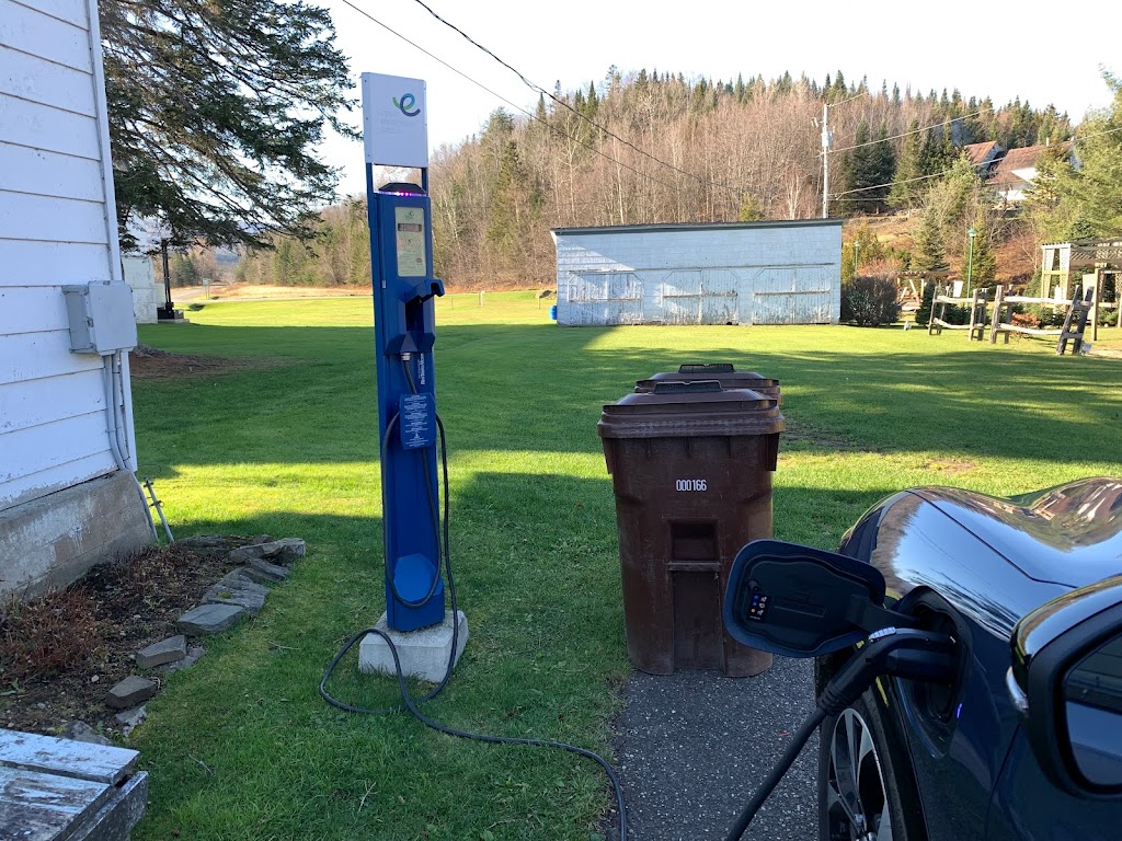 Electric Circuit Charging Station | 46 Rue de lÉglise, Cookshire-Eaton, QC J0B 1M0, Canada | Phone: (800) 686-9243