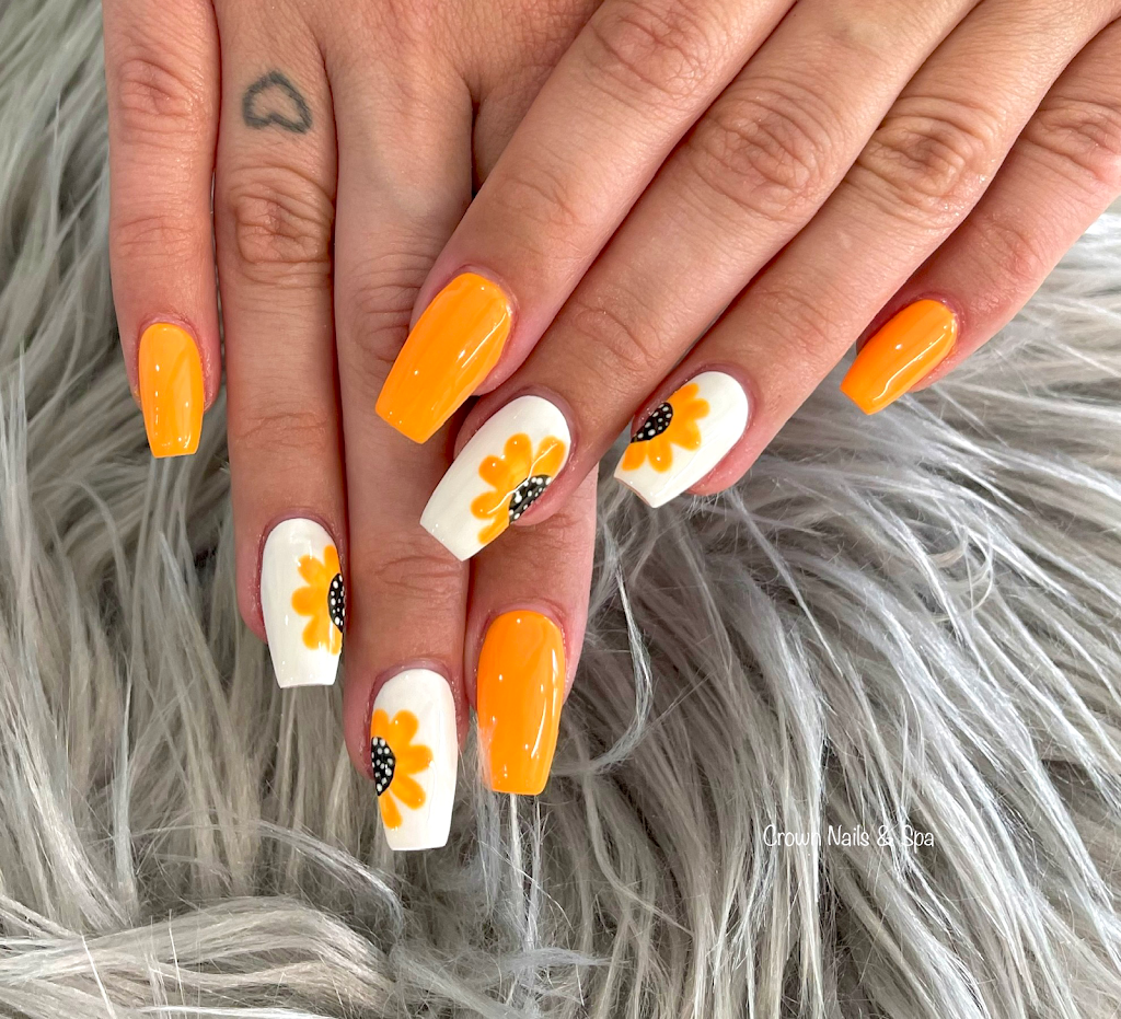 Crown Nails and Spa | 1544 Pembina Hwy, Winnipeg, MB R3T 2E6, Canada | Phone: (204) 504-3359