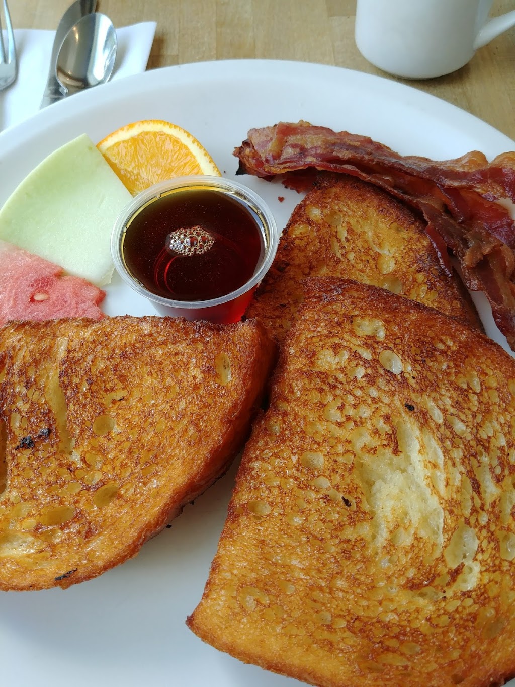 Café Terrasse La Tanière | 427 Chemin Ozias-Leduc, Mont-Saint-Hilaire, QC J3H 4A1, Canada | Phone: (450) 446-7731