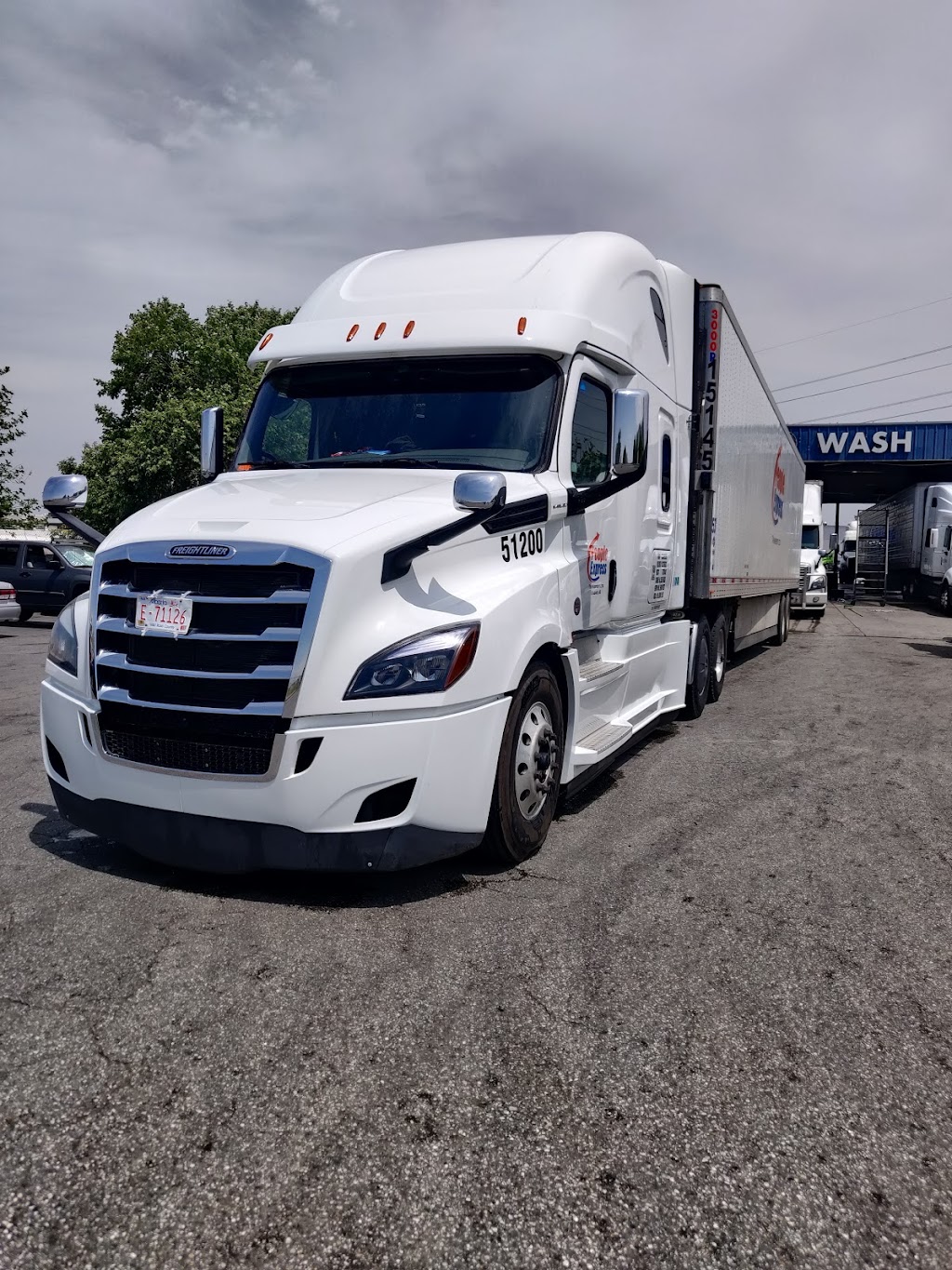 People Express transport Ltd. | 4220 67 Ave NE, Calgary, AB T3J 4H3, Canada | Phone: (403) 285-4800