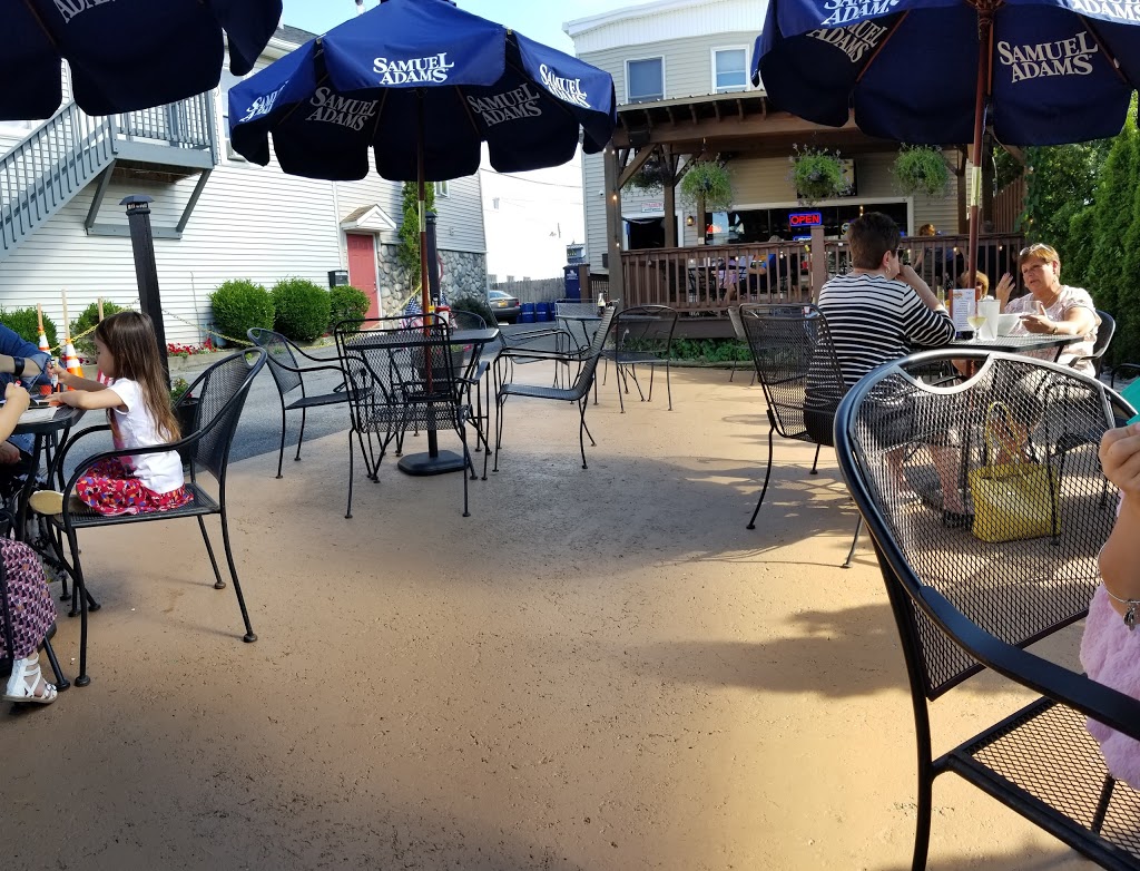 Rookies Sports Bar and Grill | 701 Main St, East Aurora, NY 14052, USA | Phone: (716) 714-9173