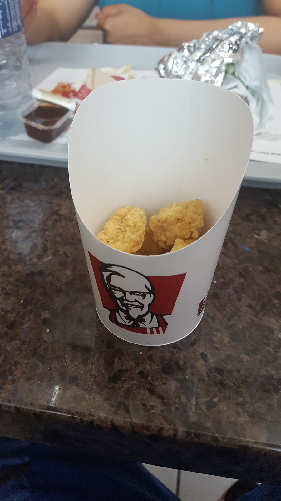 KFC | 5005 S Service Rd unit c, Beamsville, ON L0R 1B1, Canada | Phone: (905) 563-3111