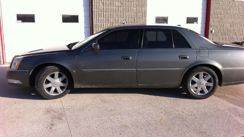 Dionnes Car Sales | 580 Lowe Ave, Wallaceburg, ON N8A 4Z9, Canada | Phone: (519) 627-3309