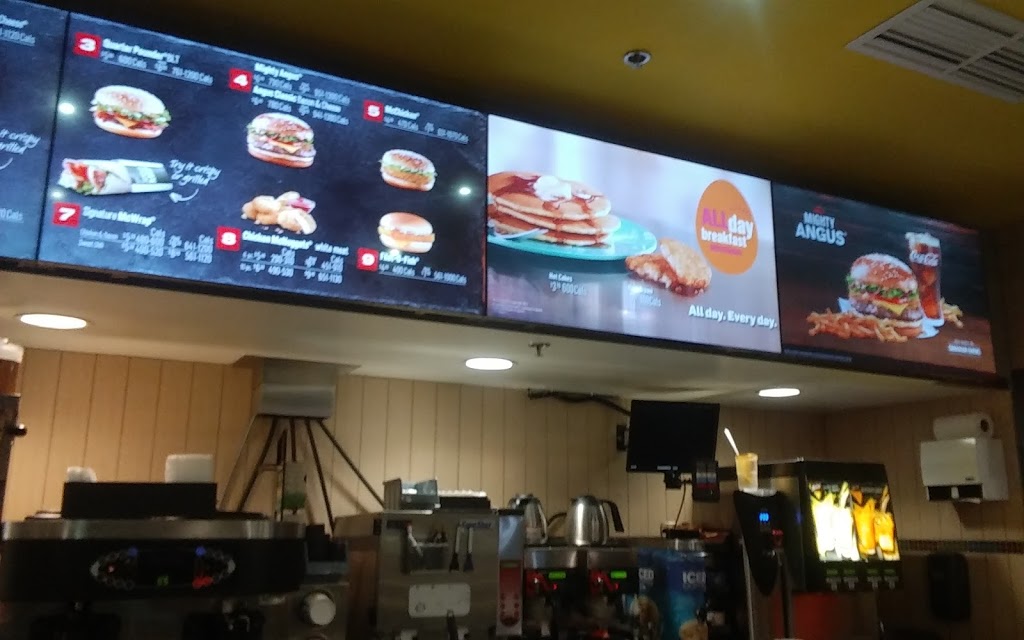 McDonalds | 6675 Mary Ellen Dr, Nanaimo, BC V9V 1T7, Canada | Phone: (250) 390-7000