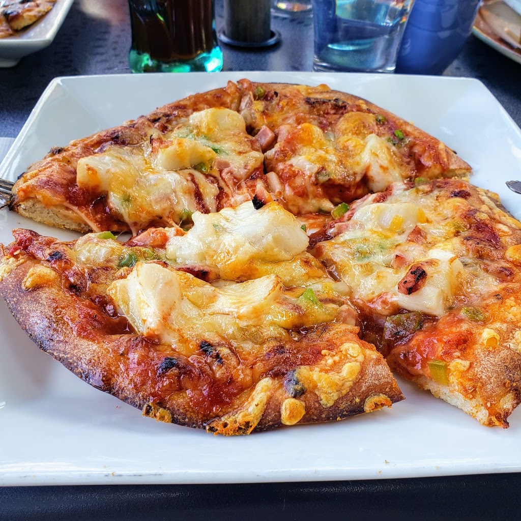 Restaurant Pizza 5 Etoiles | 10542 Rue Principale, Saint-Louis-de-Kent, NB E4X 1G7, Canada | Phone: (506) 876-4700