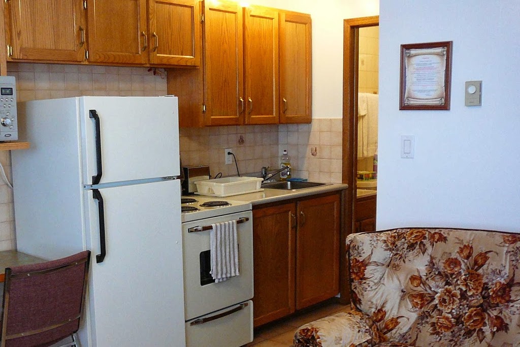 Jays Motel and Restaurant | Talbot Road, 3313 ON-3, Jarvis, ON N0A 1J0, Canada | Phone: (519) 587-5717